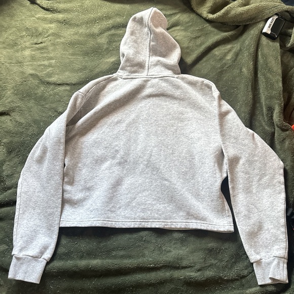 PUMA Women's Classic Gray Hoodie crop top - Picture 3 of 3